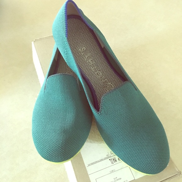 rothys jade loafer